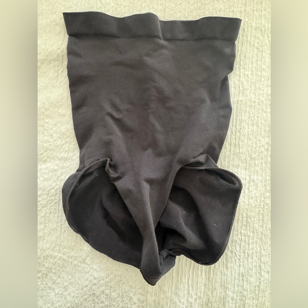 SKIMS High Waisted Brief Underwear - Size Medium